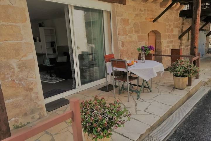 Appartement de vacances pour 3 personnes, avec terrasse et piscine, animaux acceptés