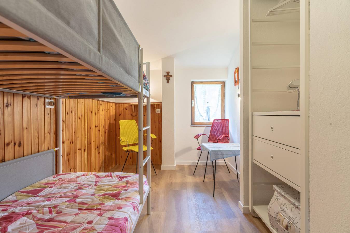 Ganze Wohnung, Ferienwohnung für 4 Personen mit Seeblick in Lagolo, Madruzzo