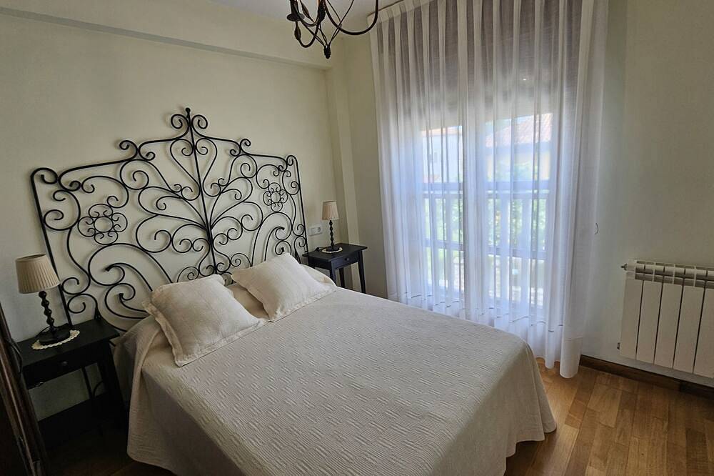 Entire apartment, Cuevas de Mar Apartment in Nueva de Llanes, Llanes