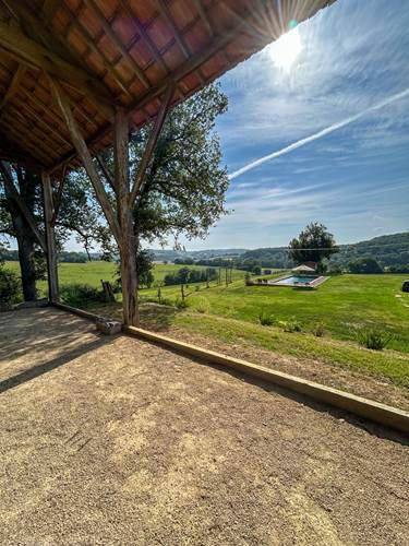 Location de vacances pour 8 personnes, avec piscine ainsi que vue et jardin à Montesquiou - 2
