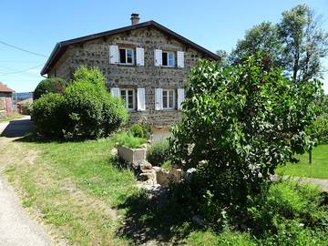 Gîte pour 8 personnes, avec jardin et terrasse dans la Loire