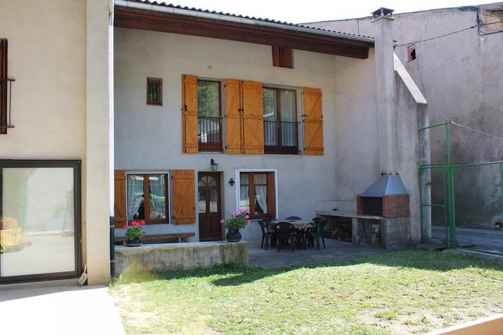 Gîte pour 5 personnes, avec Terrasse et Jardin