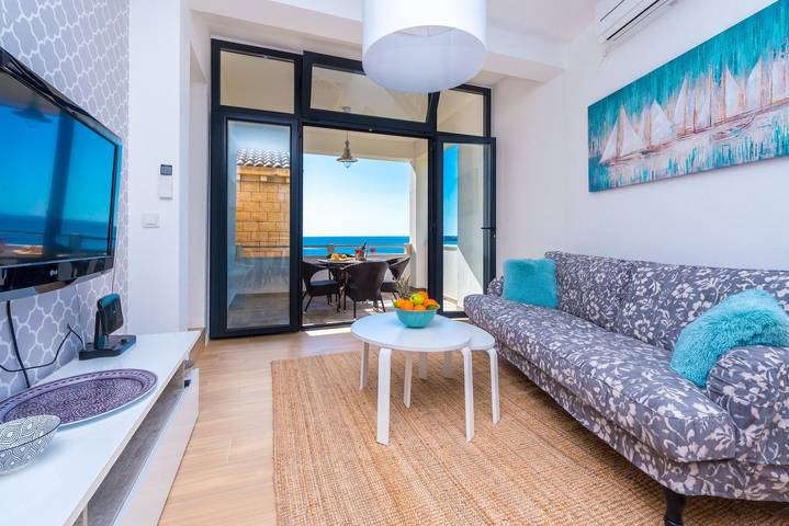 Entire apartment, Apartments Maris-Two Bedroom Apartment with Terrace and Sea View-address Plat  21 in Plat, Dubrovnik-Neretva