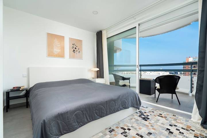 Ganze Wohnung, Vacation in the Algarve: Fantastic view of the Atlantic, 5 minutes to the beach. in Praia da Rocha, Portimão