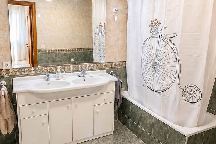 Apartamento entero, Apartamento con vistas al mar, aire acondicionado, Wifi, garaje. in Benicarló, Costa del Azahar