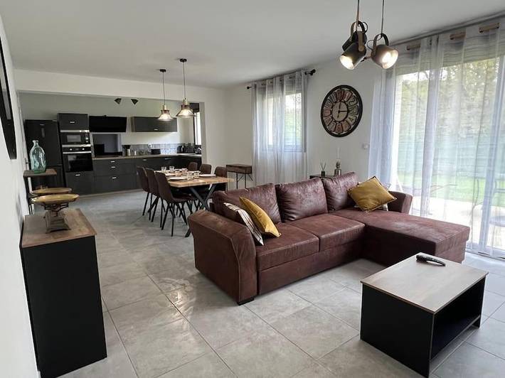 Location de vacances pour 4 personnes, avec Terrasse à Vézeronce-Curtin