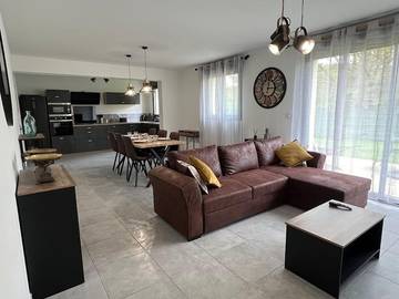 Gîte pour 4 personnes, avec terrasse à Vézeronce-Curtin