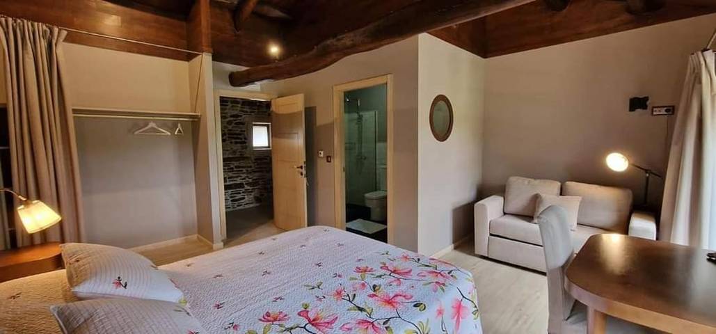 Gîte pour 12 personnes, avec vue et jardin, animaux acceptés à Guitiriz - 2