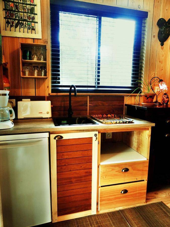 Location de vacances pour 2 personnes, avec terrasse ainsi que vue et jardin à Saint-André-de-Cruzières - 2