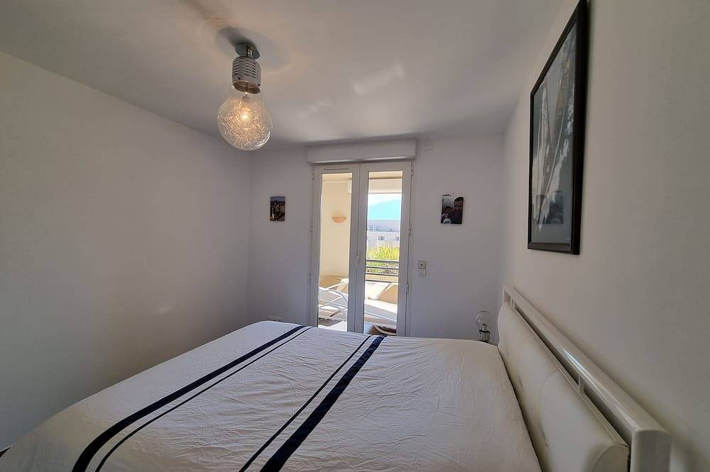 Appartement entier, Calvi centre : grande terrasse vue mer et montagne in Calvi, Région de Calvi