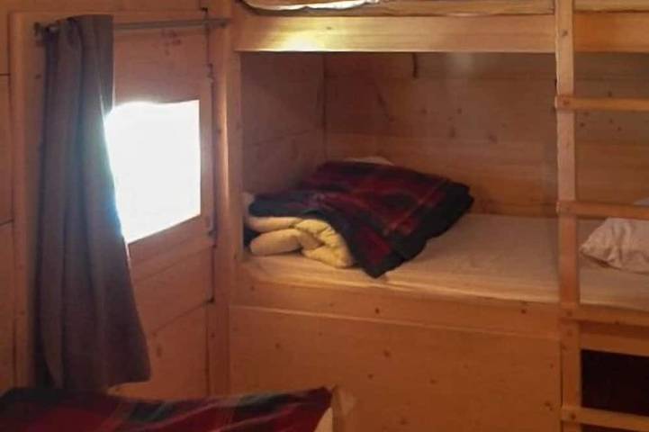 Gîte pour 11 personnes, avec balcon et jacuzzi dans Office De Tourisme De Vars - 2