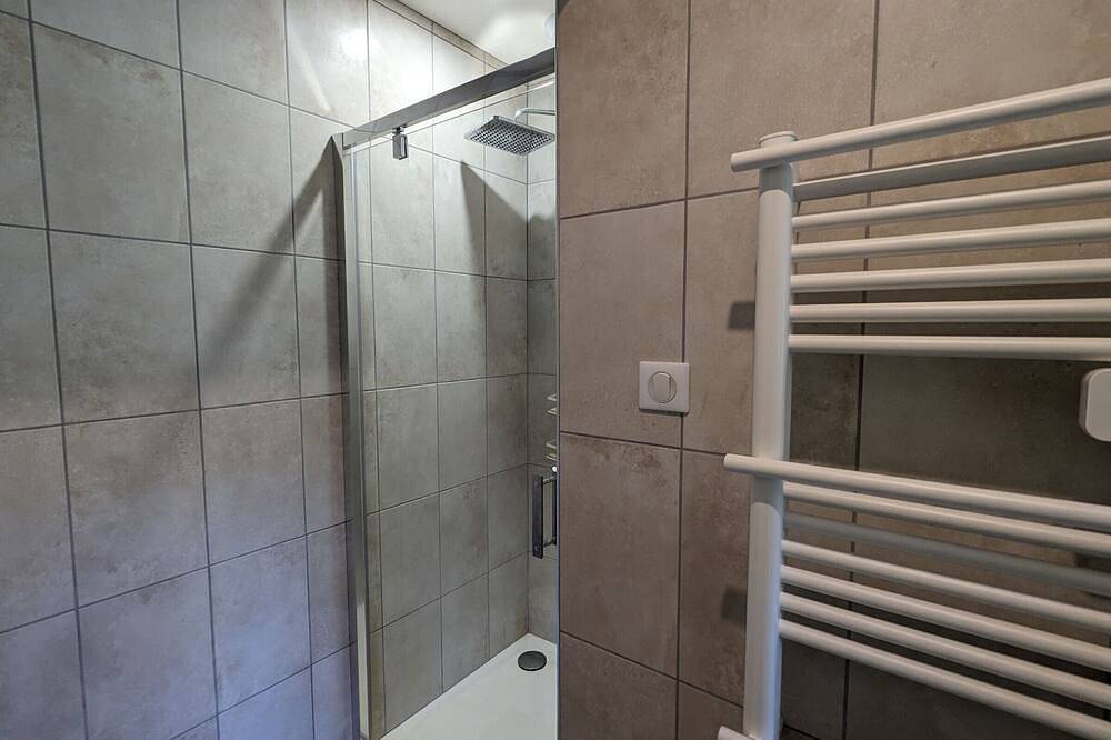 Air-conditioned family room with garden access in Rehaupal, Saint-Dié-des-Vosges