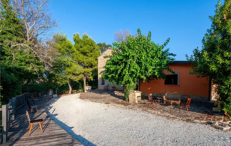 Ferienhaus für 9 Personen mit Garten in Morrovalle, Adriaküste Marken