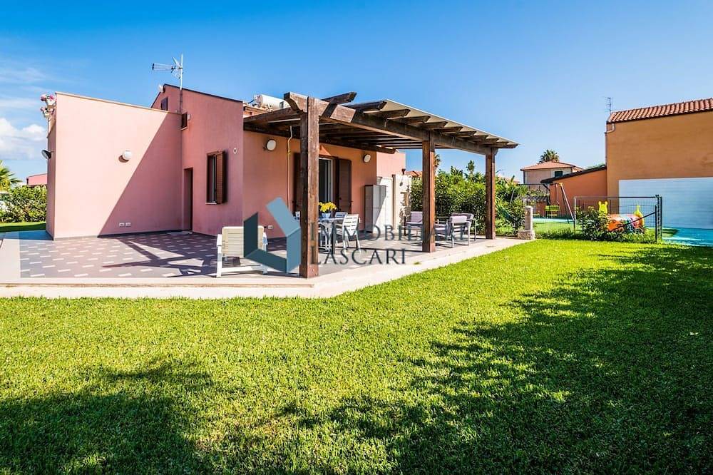 Appartamento intero, Villa Luana con accesso diretto al mare in Gorgo Lungo, Lascari