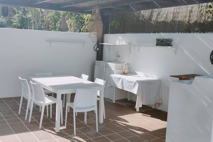 Chalet pour 12 personnes, avec jardin et piscine ainsi que jacuzzi et balcon à Vera