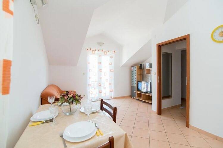 Ganze Wohnung, Apartments Batinic - Two Bedroom Apartment with Terrace and Sea View (St) in Supetar, Brac