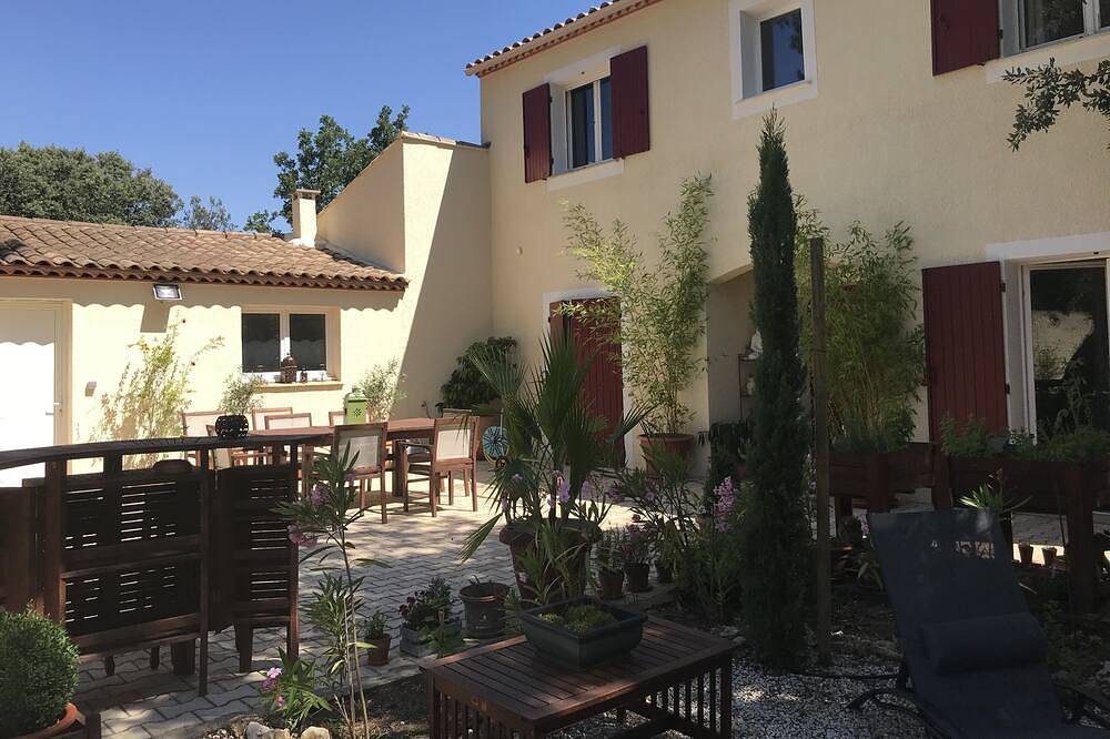 Appartement entier, Les jardins d'Holî l'appartement in Garrigues-Sainte-Eulalie, Région de Nîmes