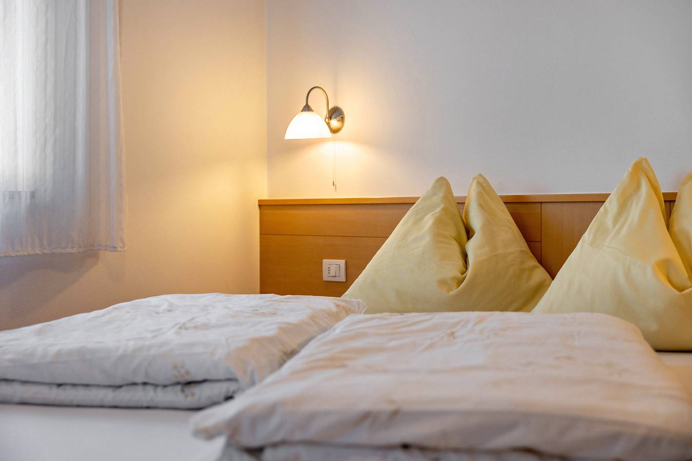 Entire apartment, Holiday Apartment 'Linder 16' with Mountain View, Shared Pool and Wi-Fi in Natz - Naz, Natz-Schabs