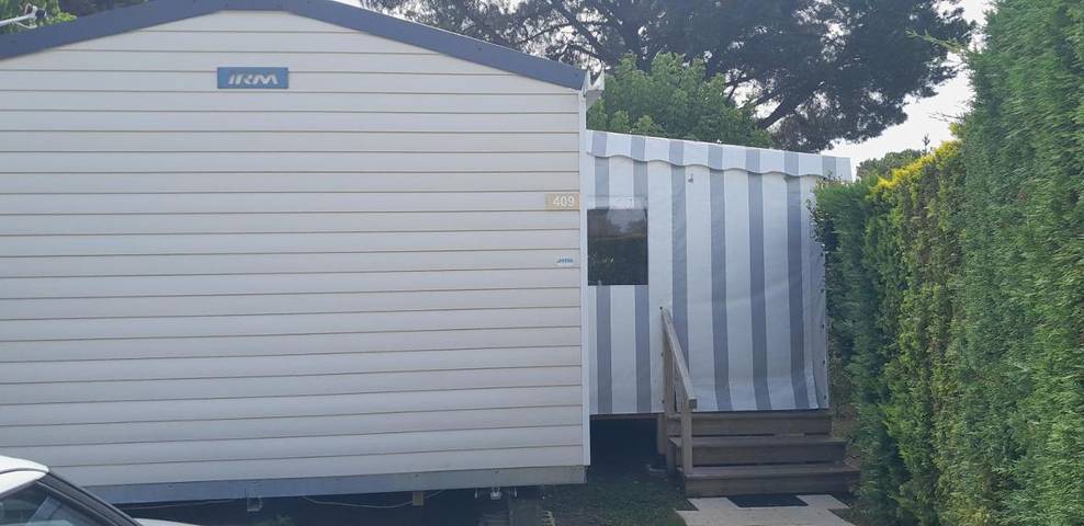 Hôtel pour 8 personnes, avec piscine et jardin ainsi que bassin pour enfant et jacuzzi, adapté aux familles