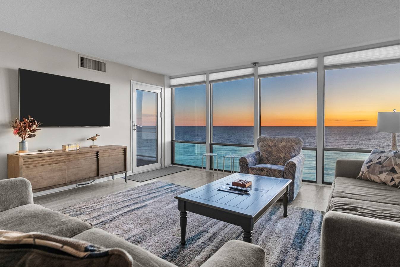 Apartamento entero, Beachfront Condo / Pool / Surfing / Fishing / Ew 1002 in Virginia Beach