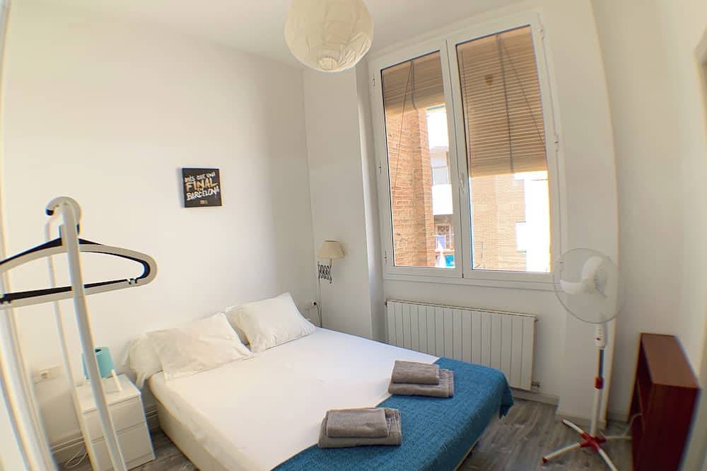 Entire apartment, Great 2Bd + 2bth With Balcony in Gracia Virreina in Barcelona Centre, Barcelona