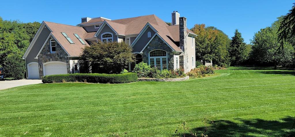 Vacation house for 14 people, with yard in Connecticut