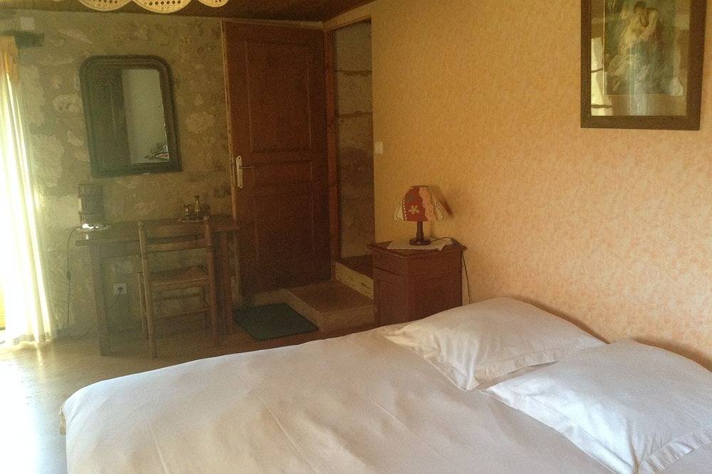 Casa de piedra Périgourdine del siglo Xvi, gran cocina de verano equipada, wifi in Campsegret, Périgord Pourpre
