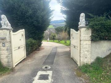 Maison d’hôte pour 2 personnes, avec jardin ainsi que vue et terrasse dans Parc Naturel Régional du Pilat