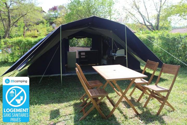 Tente pour 4 personnes dans l' Aveyron