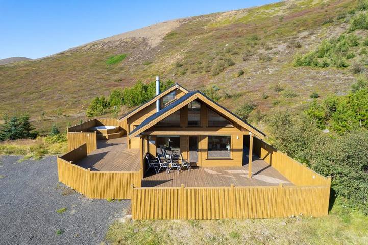 Cabaña para 10 personas, con jacuzzi además de jardín y terraza en Islandia