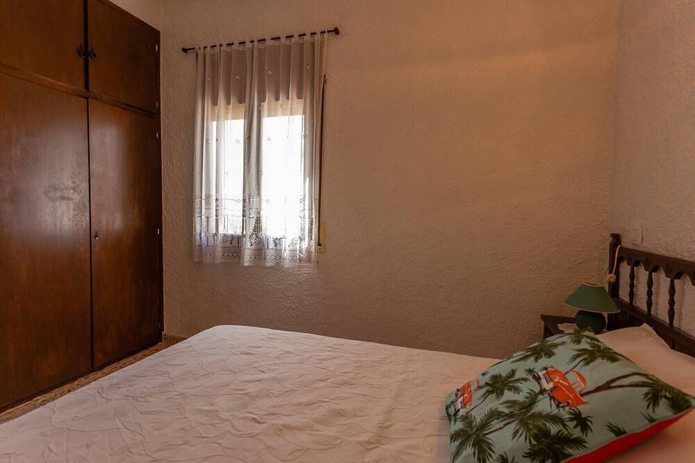 Innouthome Casa Con Jardín, Piscina,Playa A 150M, Bbq, Aa, Wifi _Virgen Cinta Ii in Les Tres Cales, Tierras del Ebro