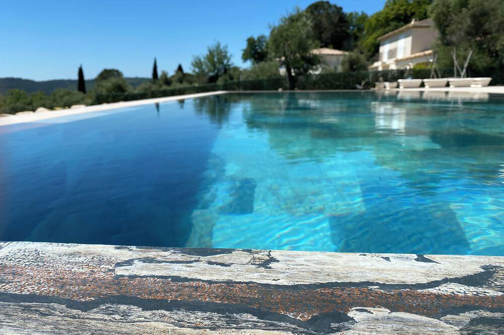 Room with private bathroom and balcony in Montauroux, Region de Draguignan