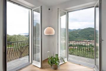Villa for 4 Guests in Lavagna Municipality, Riviera di Levante, Picture 4
