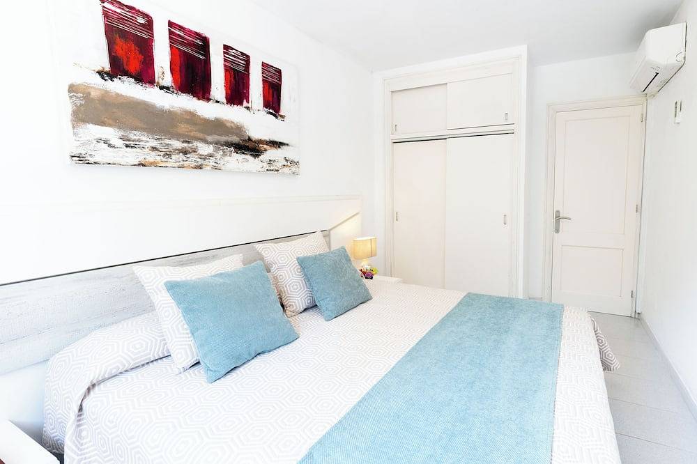 Casa sulla spiaggia, ristrutturata, giardini, barbecue, tranquilla, ideale per famiglie e relax in Playa de Muro, Muro