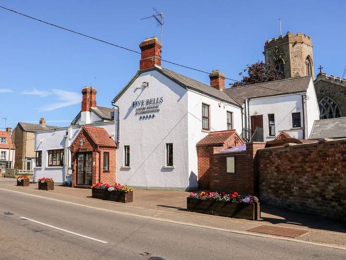 Cottage for 21 people, with Garden and Sauna in Norfolk