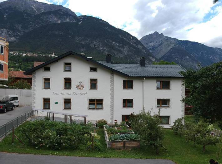 Ferienwohnung für 2 Personen, mit Terrasse und Garten sowie Ausblick in Landeck - 4