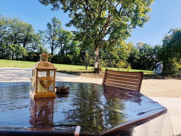 Maison de campagne pour 8 personnes, avec vue et jardin, animaux acceptés à Saint-Quentin-du-Dropt