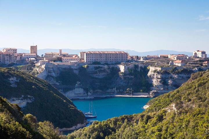 Club vacances pour 3 personnes, avec Terrasse et Jardin ainsi que Piscine et Vue en Corse-du-Sud - 4
