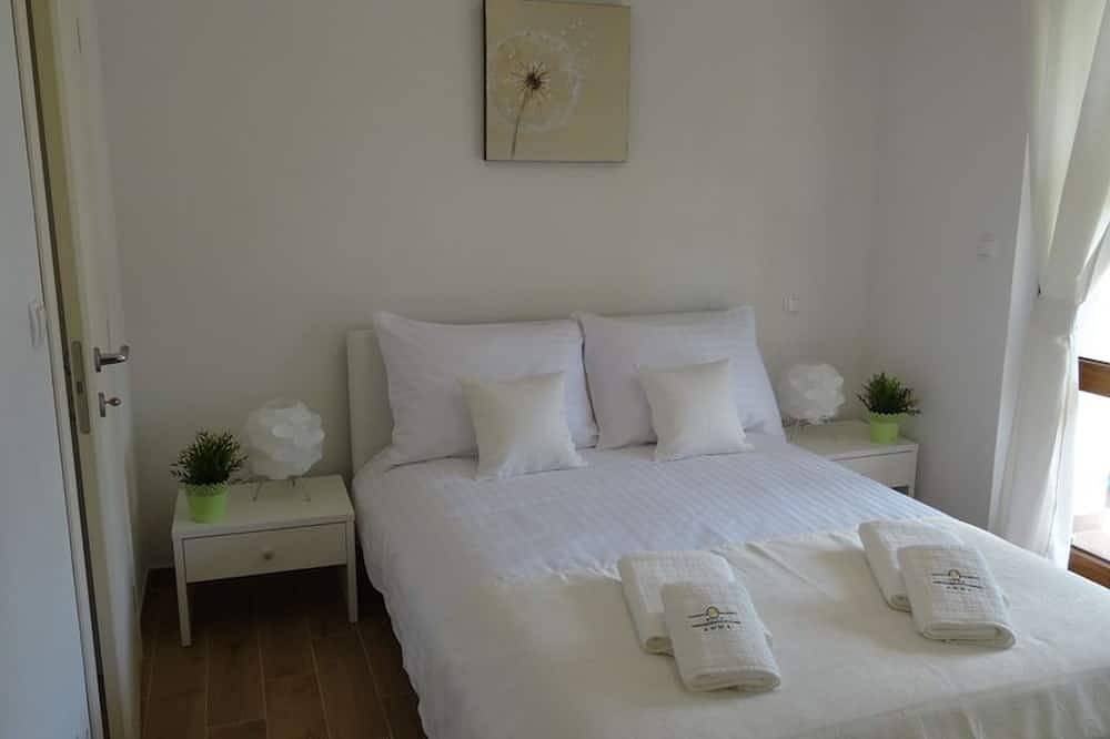 Villa Anna (5*) : Steinhaus, Beheizter Pool, Whirlpool, 900m zum Meer in Krk Stadt, Krk