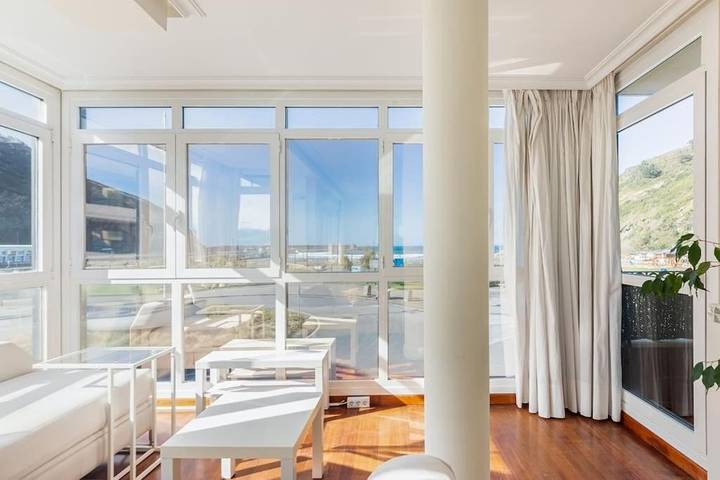 Apartamento para 4 personas, con Balcón y Jacuzzi además de Terraza y Jardín en Orio