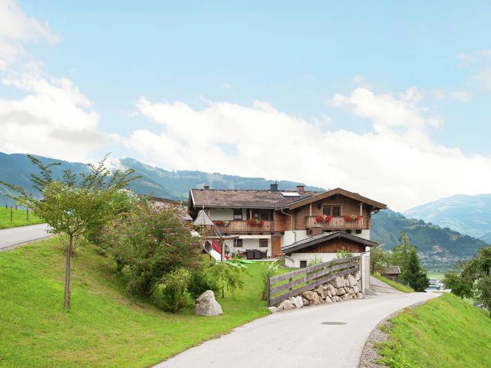 Ferienhaus für 8 Personen, mit Balkon und Garten