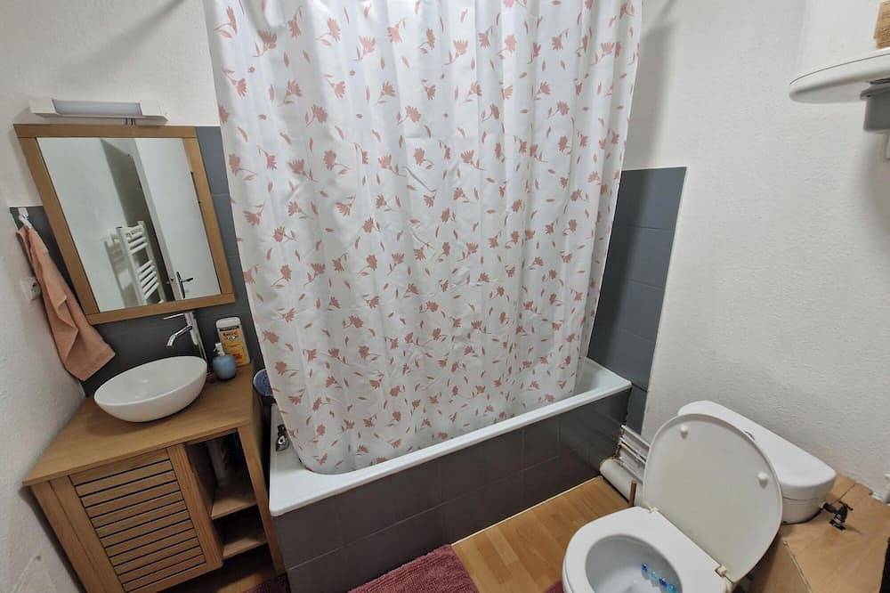 Entire apartment, Studio au Pied de la Citadelle in Besançon, Doubs