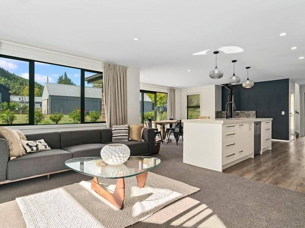 Arrowtown Mountain View Retreat in Arrowtown, Otago