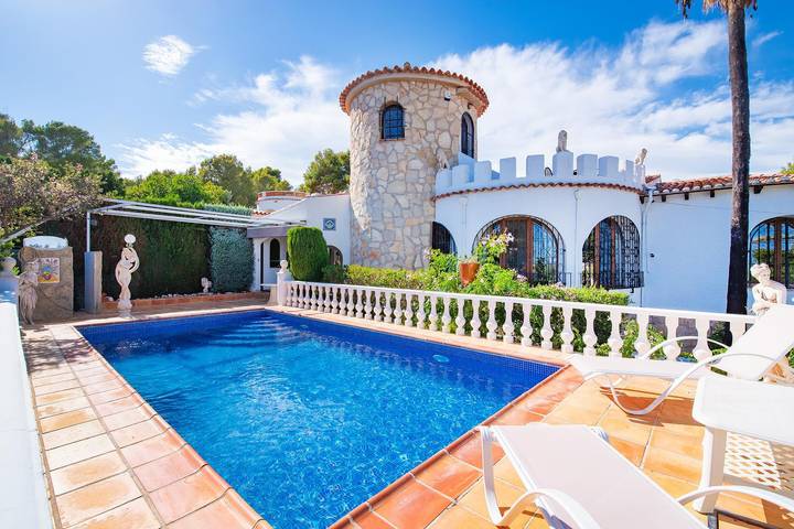Maison de vacances pour 4 personnes, avec Jardin et Piscine dans Fanadix