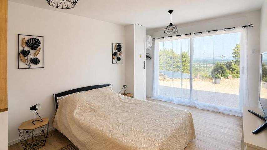 Chambre d’hôte pour 3 personnes, avec Terrasse ainsi que Jardin et Vue
