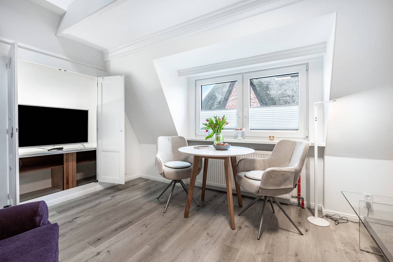 Entire apartment, Apartment 'Westsee Og Friesenstil Modern' near the Beach with Shared Garden & Wi-Fi in Wenningstedt, Sylt