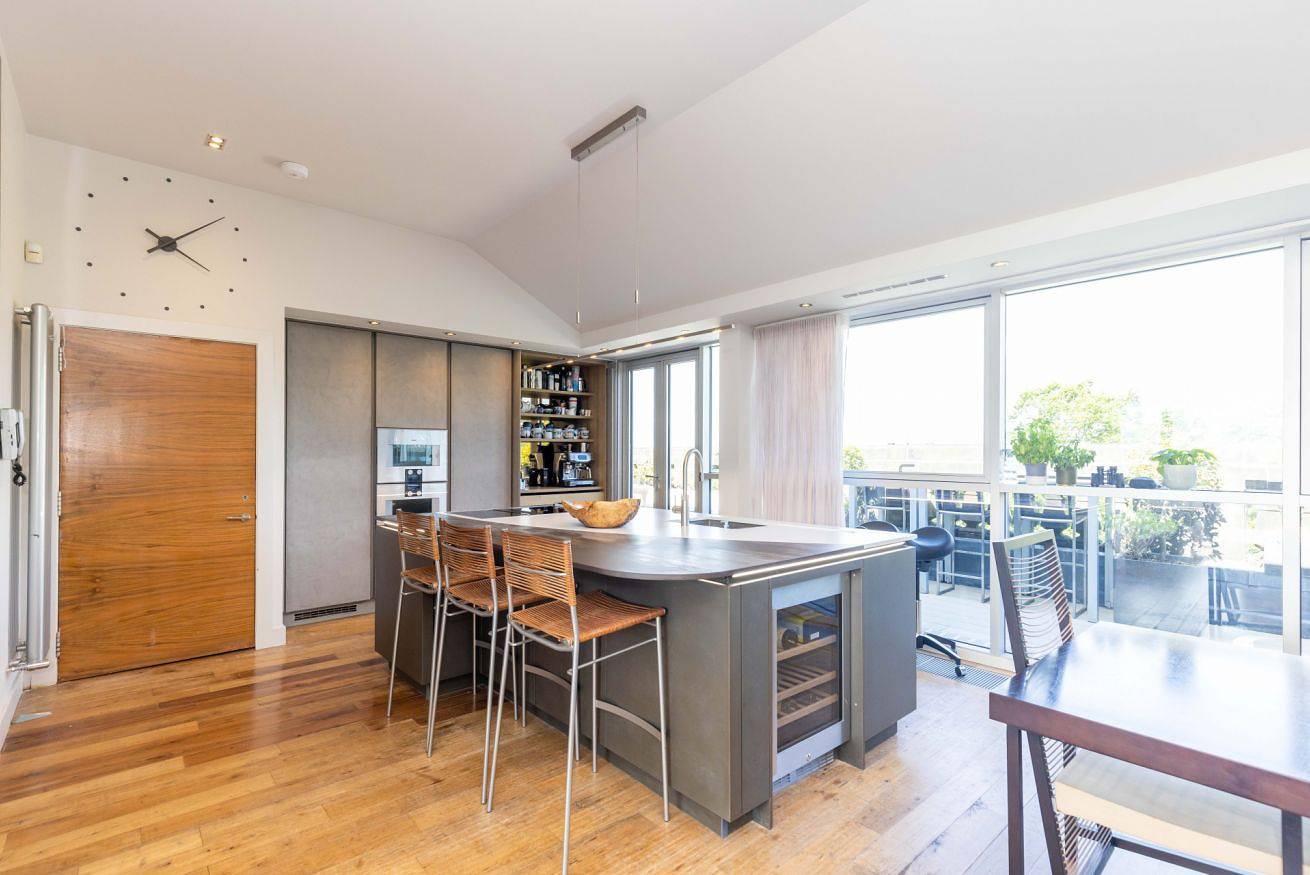 Entire apartment, Beautiful Penthouse with Terrace & Jacuzzi in Edinburgh, Edinburgh and Lothian