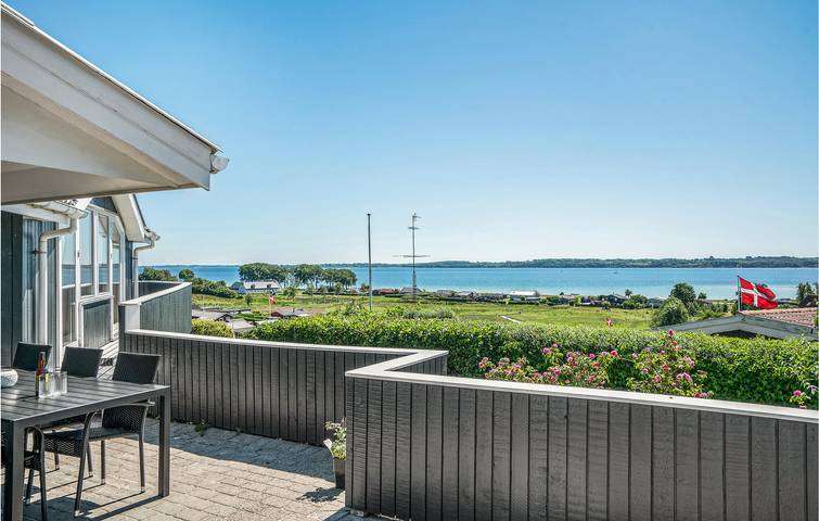 Ferienhaus für 6 Personen, mit Terrasse und Whirlpool sowie Garten in Skarrev - 2