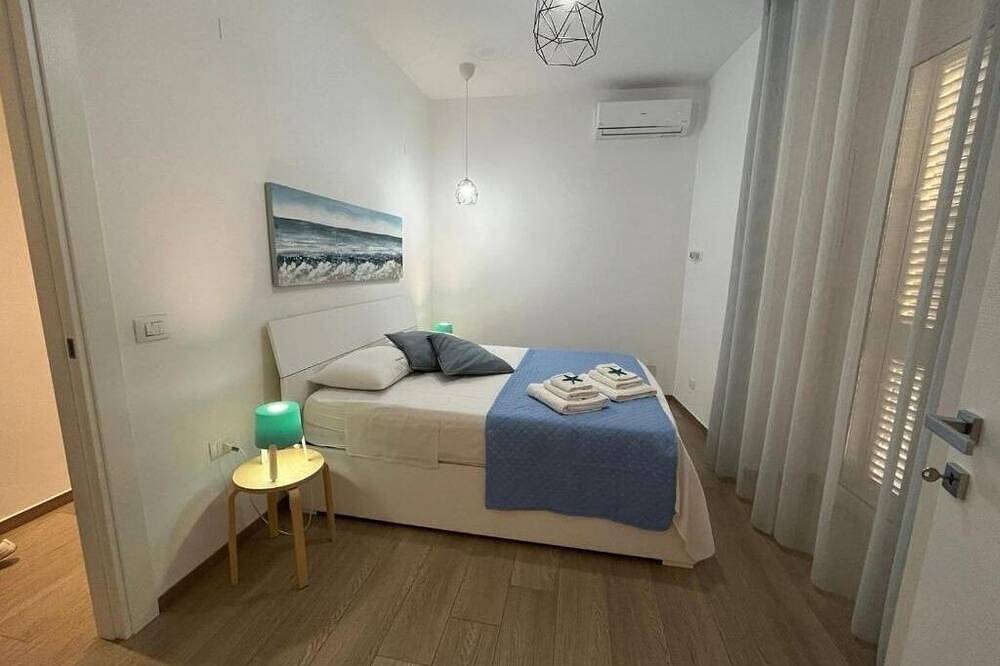 Entire apartment, Nina's House in Pozzallo, Ragusa Province