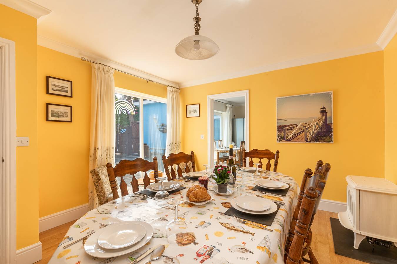 Sunningdale - Beach House, Sea Views, Parking in Saundersfoot, Pembrokeshire